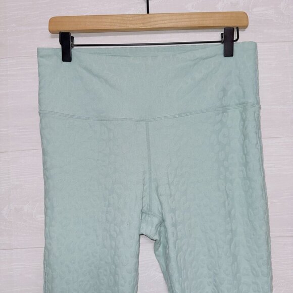 Mono B Women's Leopard Jacquard High Waisted Ankle Length Athletic Leggings - Picture 3 of 6